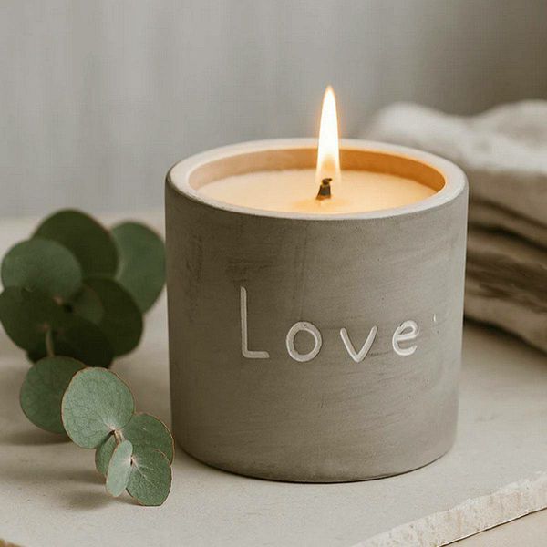 Concrete Soy Candle Love Purple Fig & Casis 