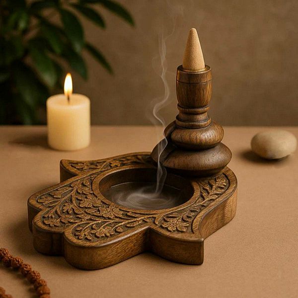 Plamenik Mango Wood Hamsa