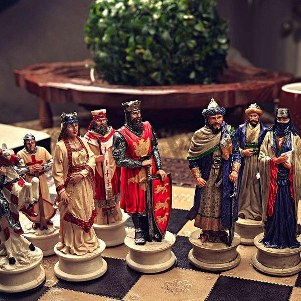Šahovske figure Križari & Saraceni 6.7"