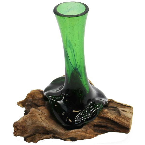 Staklena vaza na drvu